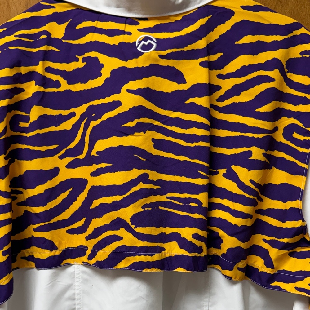 NWT Magellan Outdoors White Casual Button Down Shirt w/ LSU Accent On Back - Picture 7 of 9